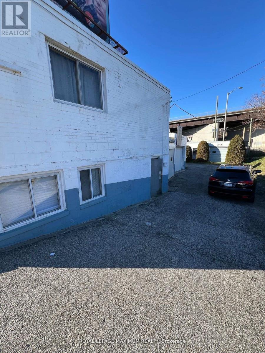 915 WESTON ROAD