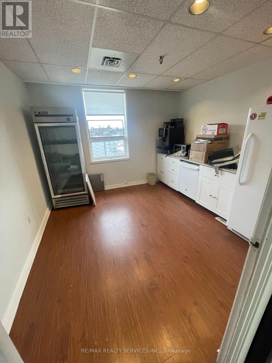 3 – 529 SPEERS ROAD
