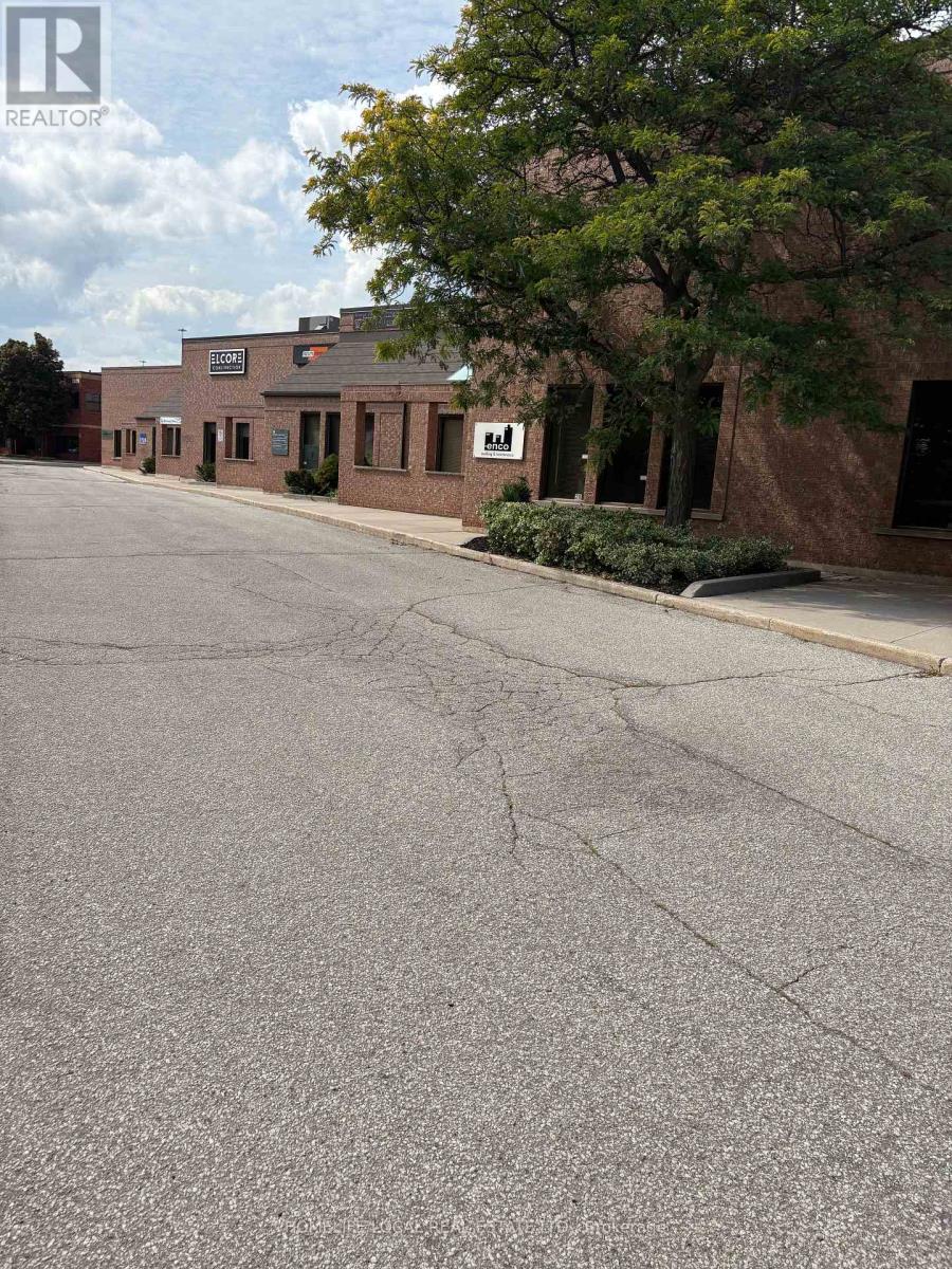UNIT 26 – 2861 SHERWOOD HEIGHTS DRIVE