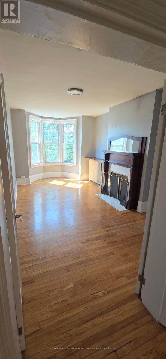 3 – 293 RONCESVALLES AVENUE