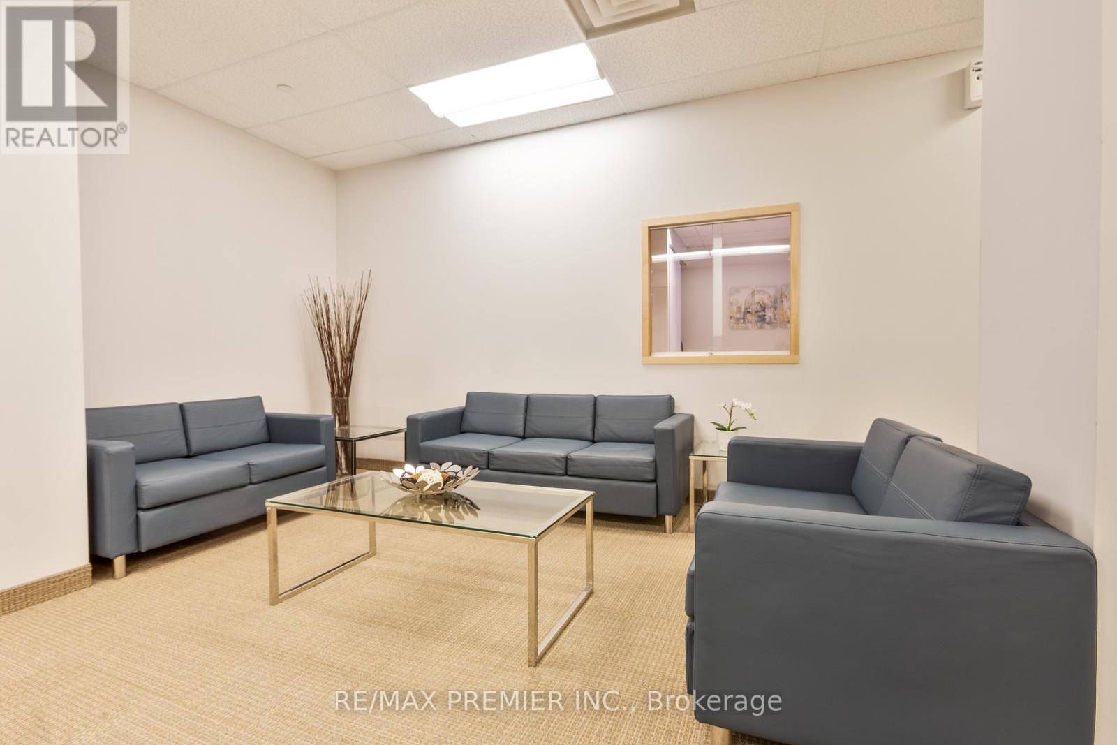 301-G – 231 OAK PARK BOULEVARD