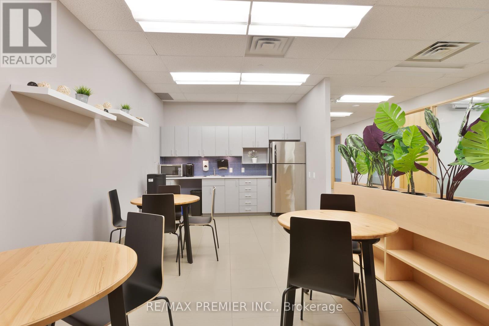 301-G – 231 OAK PARK BOULEVARD