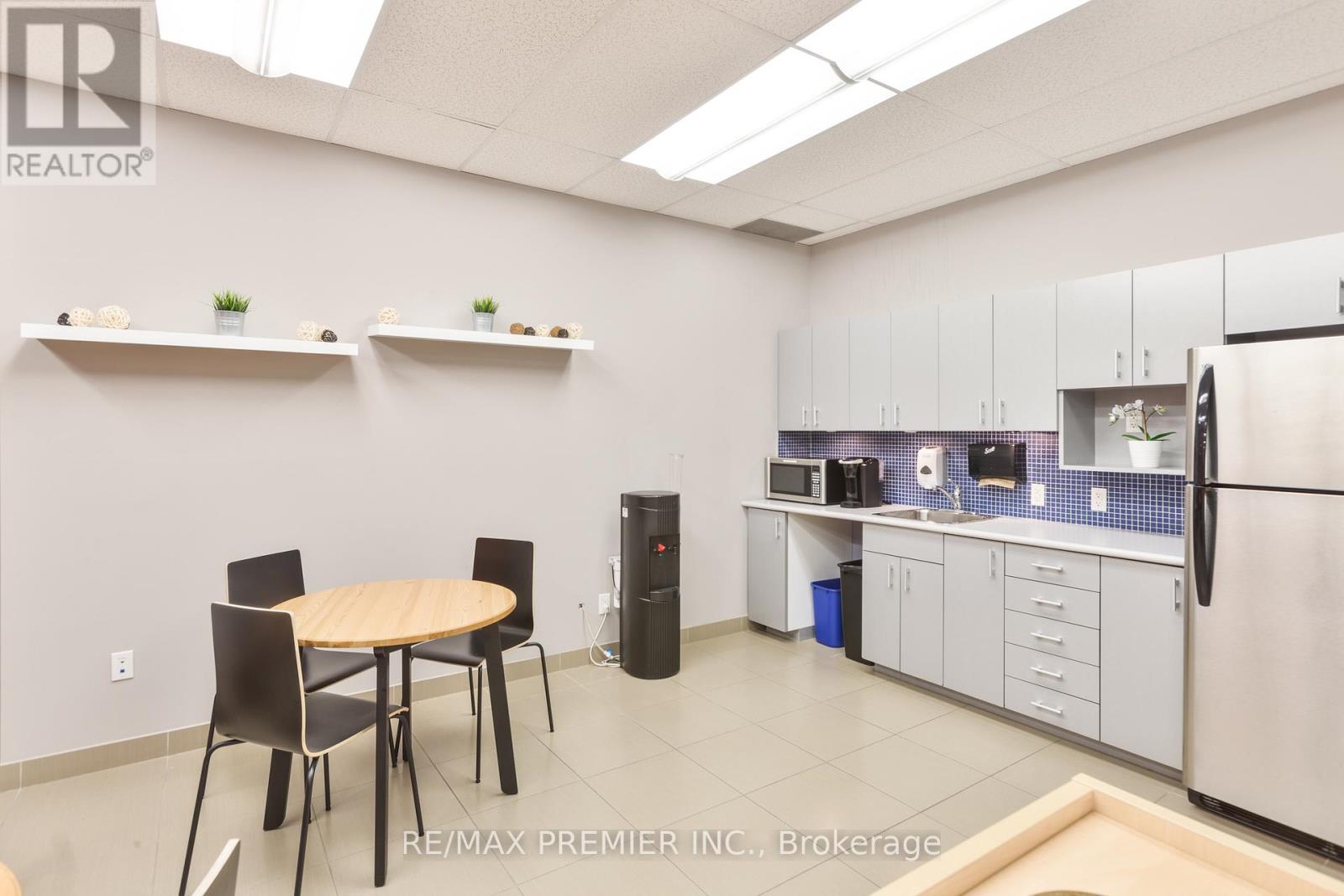 301-G – 231 OAK PARK BOULEVARD
