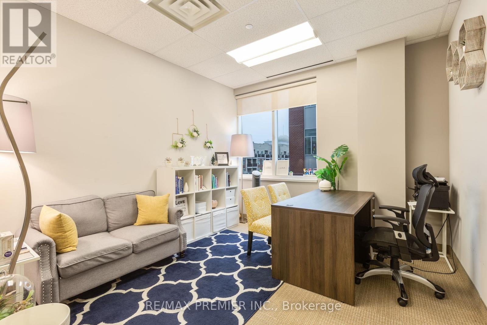 301-G – 231 OAK PARK BOULEVARD
