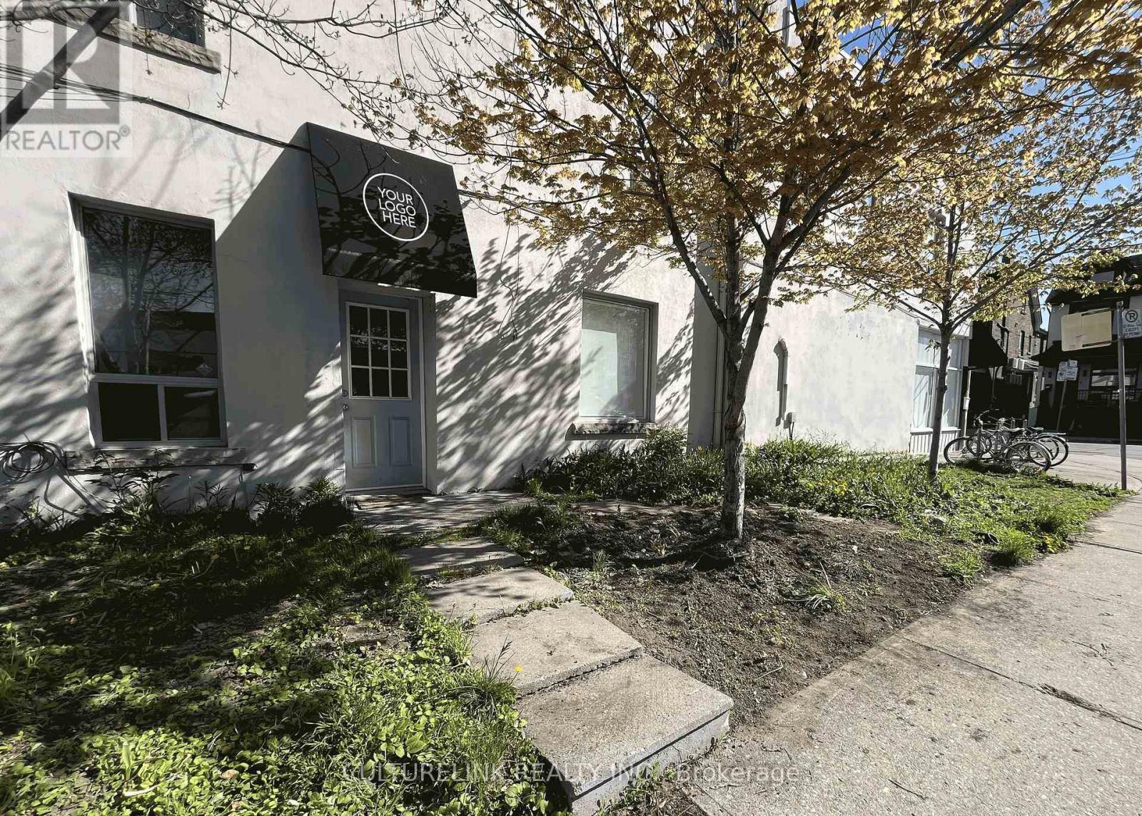 MAIN FLOOR – 208 CHRISTIE STREET