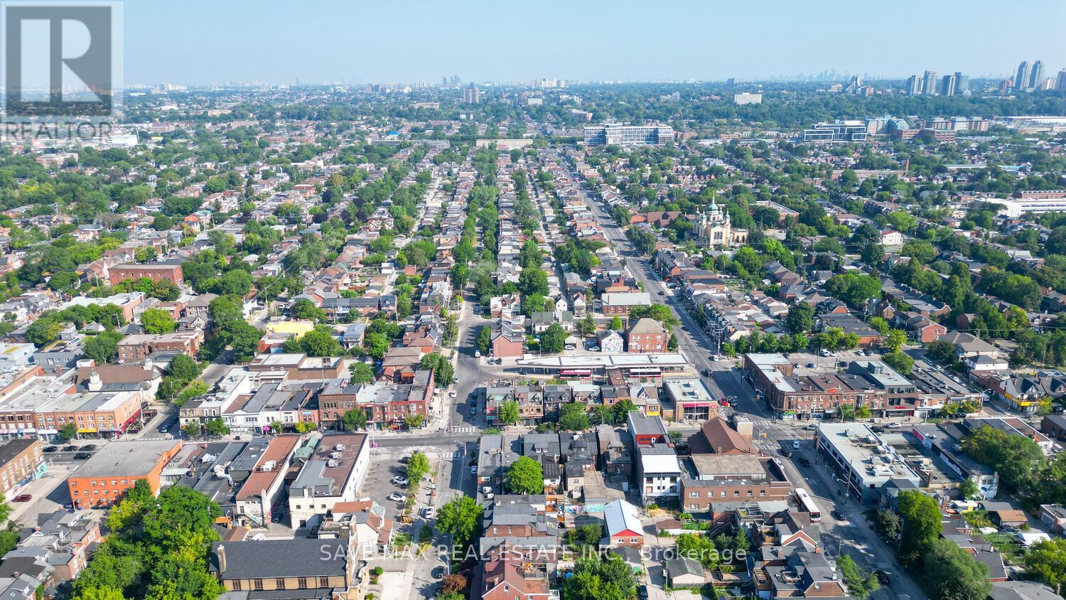 910 BLOOR STREET W