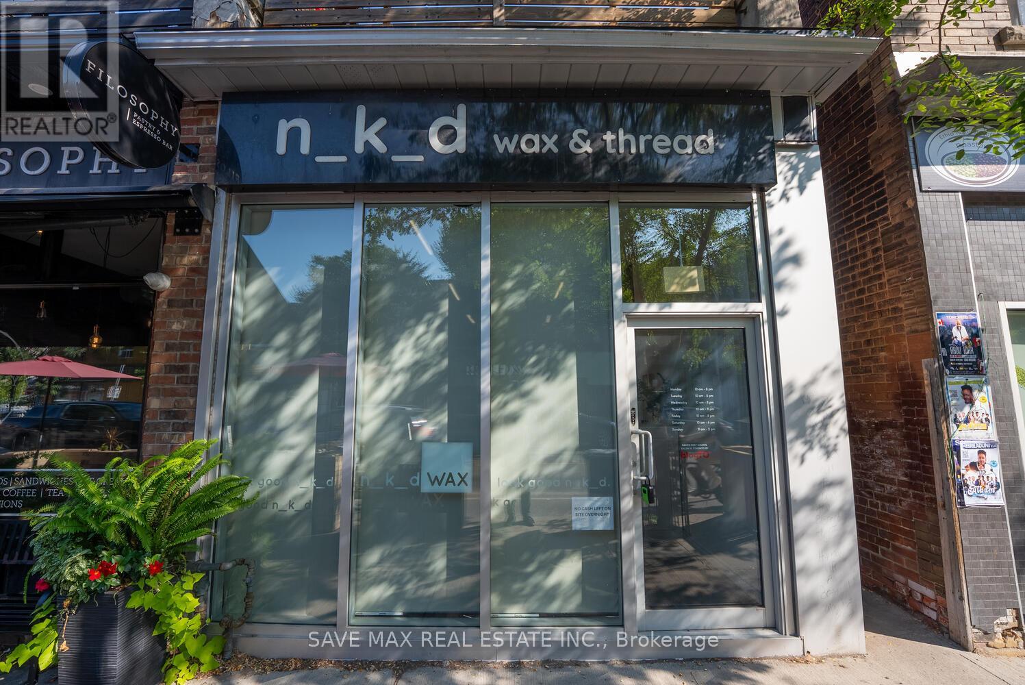 910 BLOOR STREET W