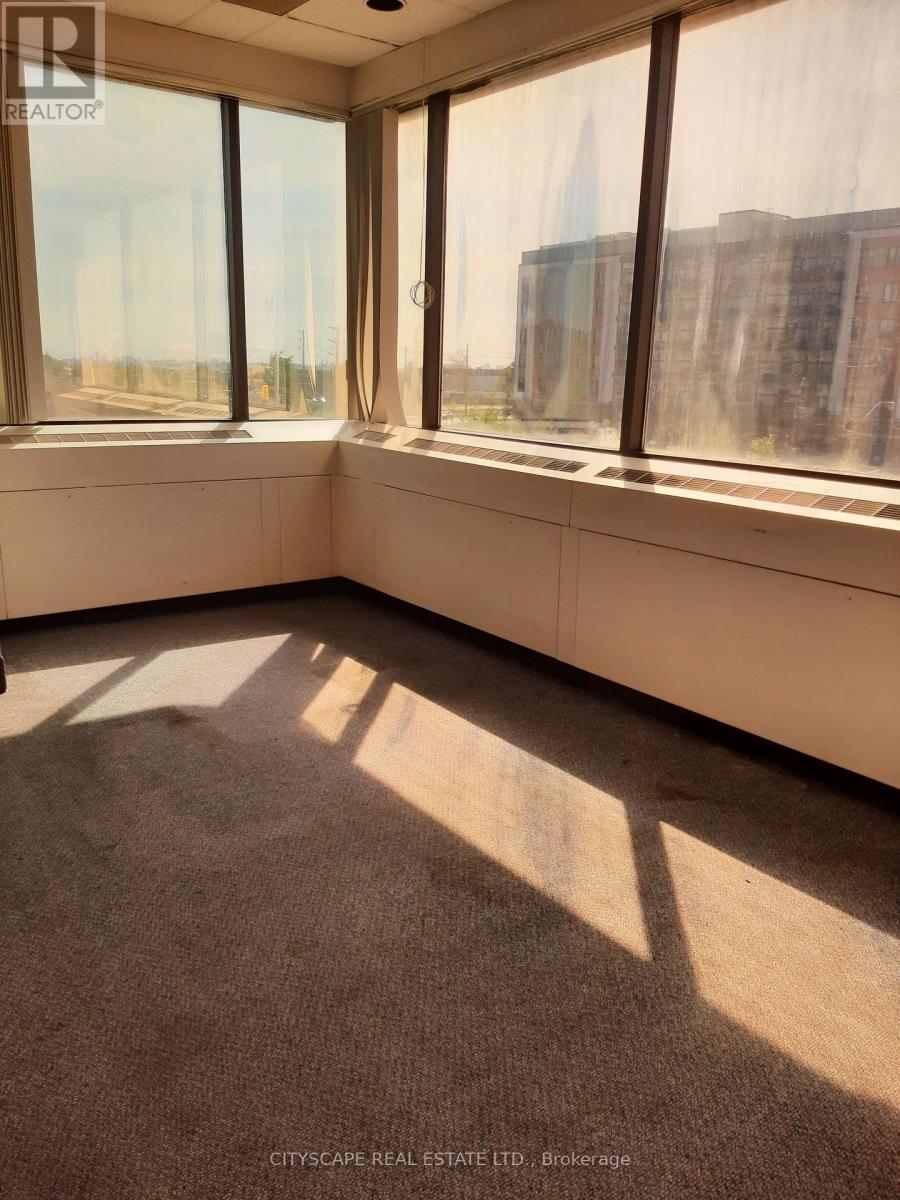 307 – 2065 FINCH AVENUE W