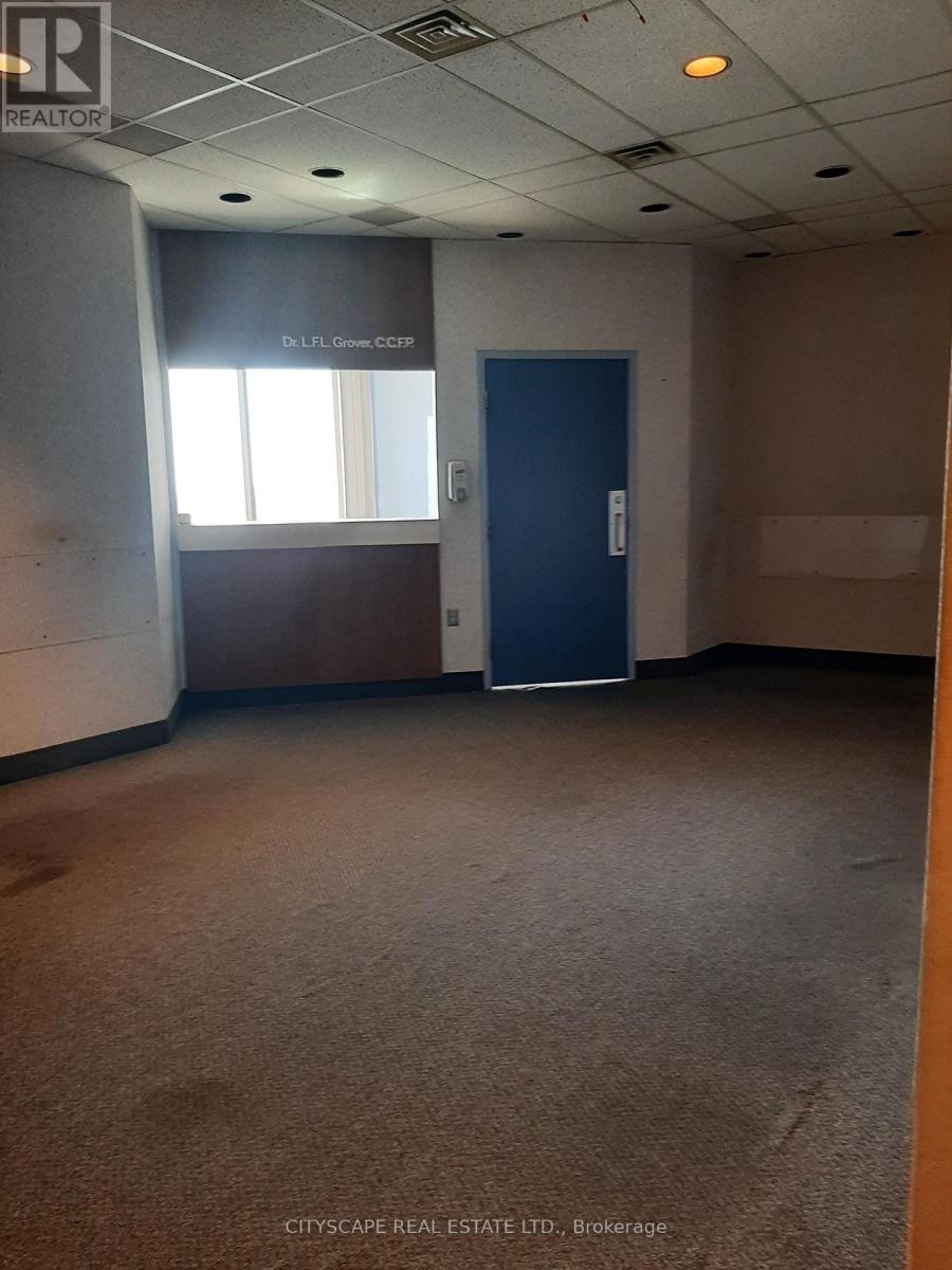 307 – 2065 FINCH AVENUE W