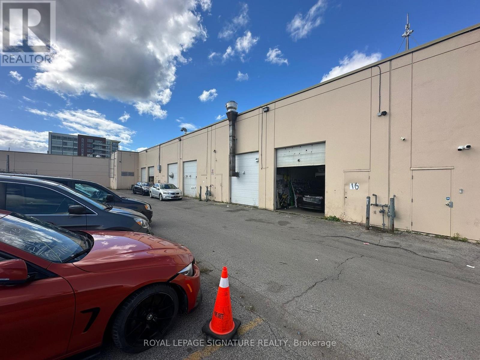 16 – 1270 FINCH AVENUE W