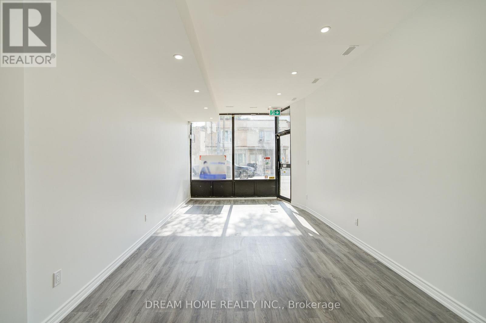 1015 WESTON ROAD