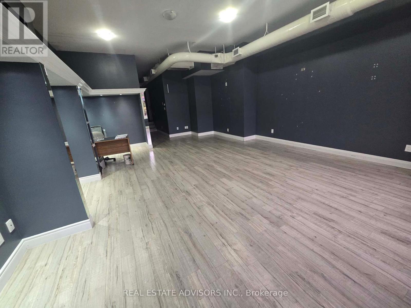 1272 MAIN STREET E