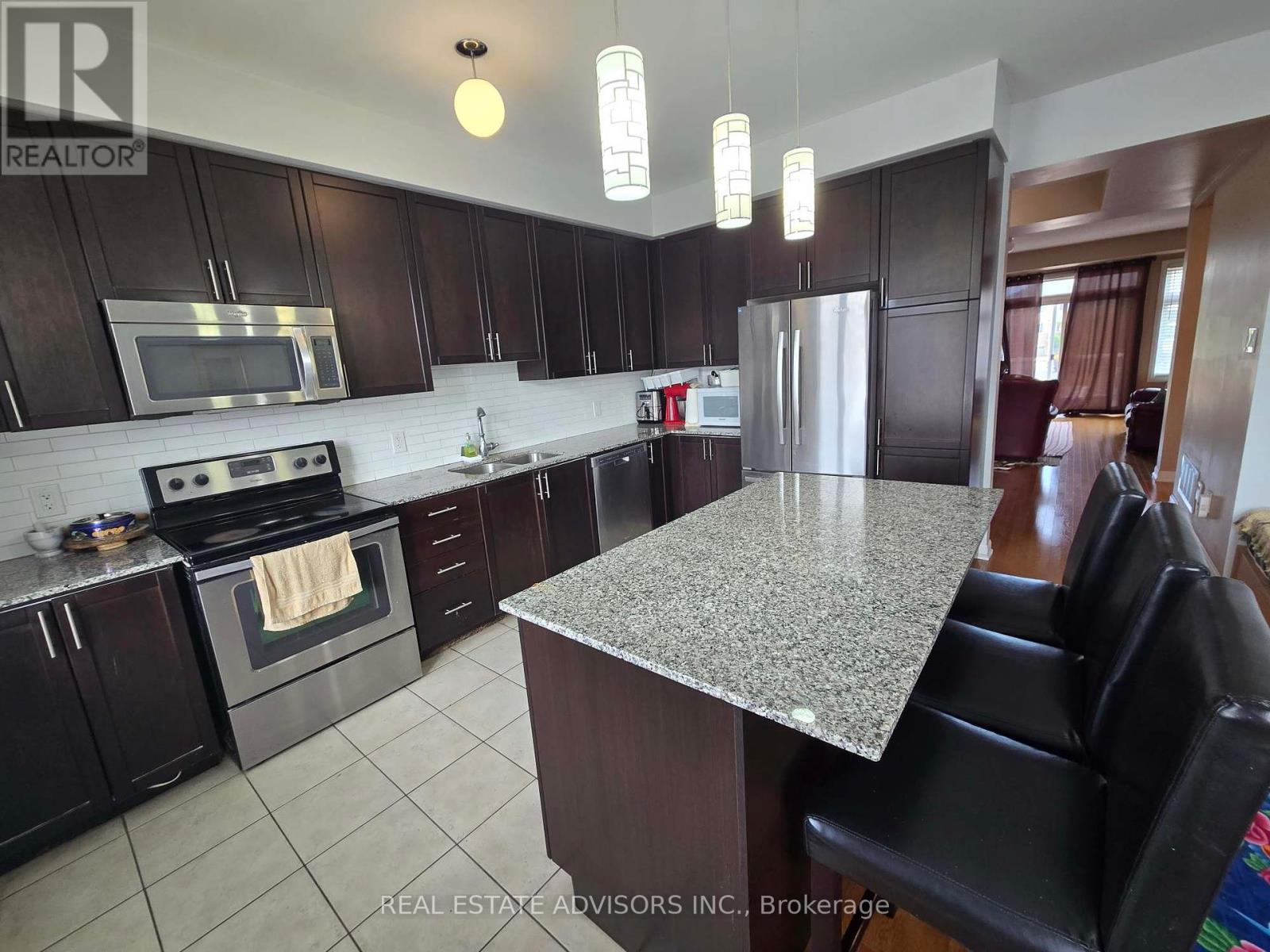 1272 MAIN STREET E