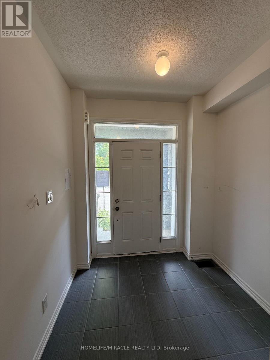 8 POMARINE WAY