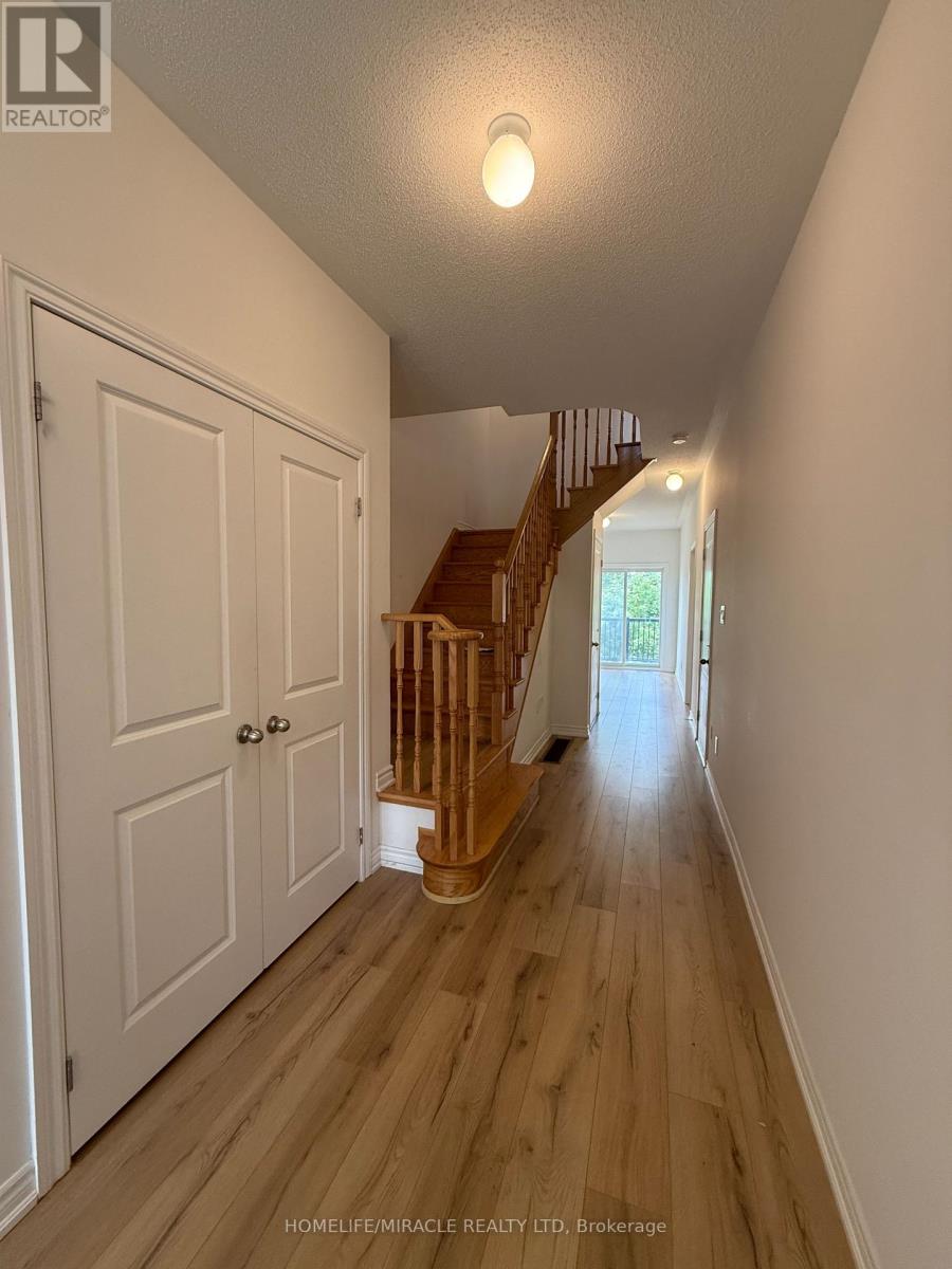 8 POMARINE WAY
