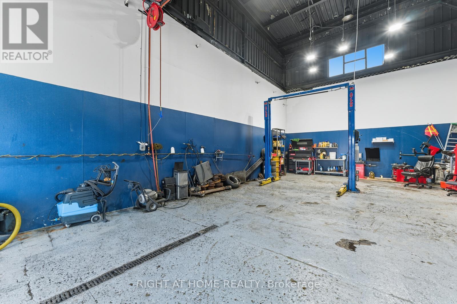 36 – 1400 AIMCO BOULEVARD N