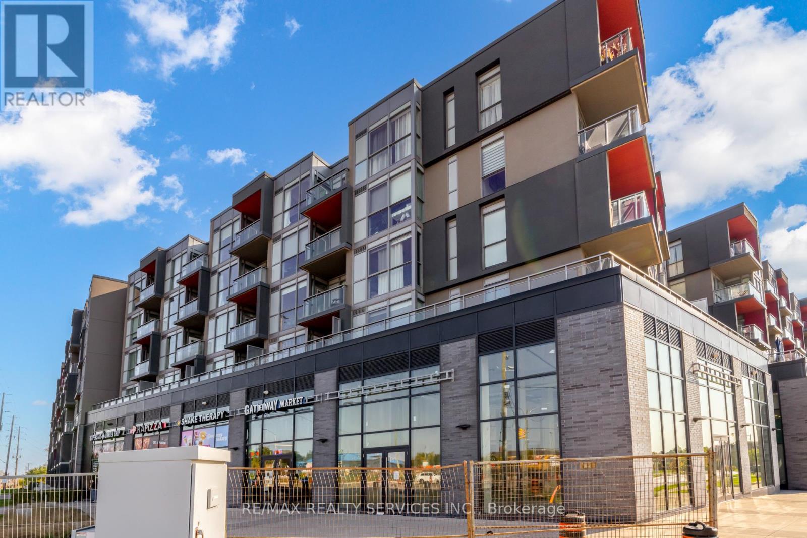 4 – 5220 DUNDAS STREET