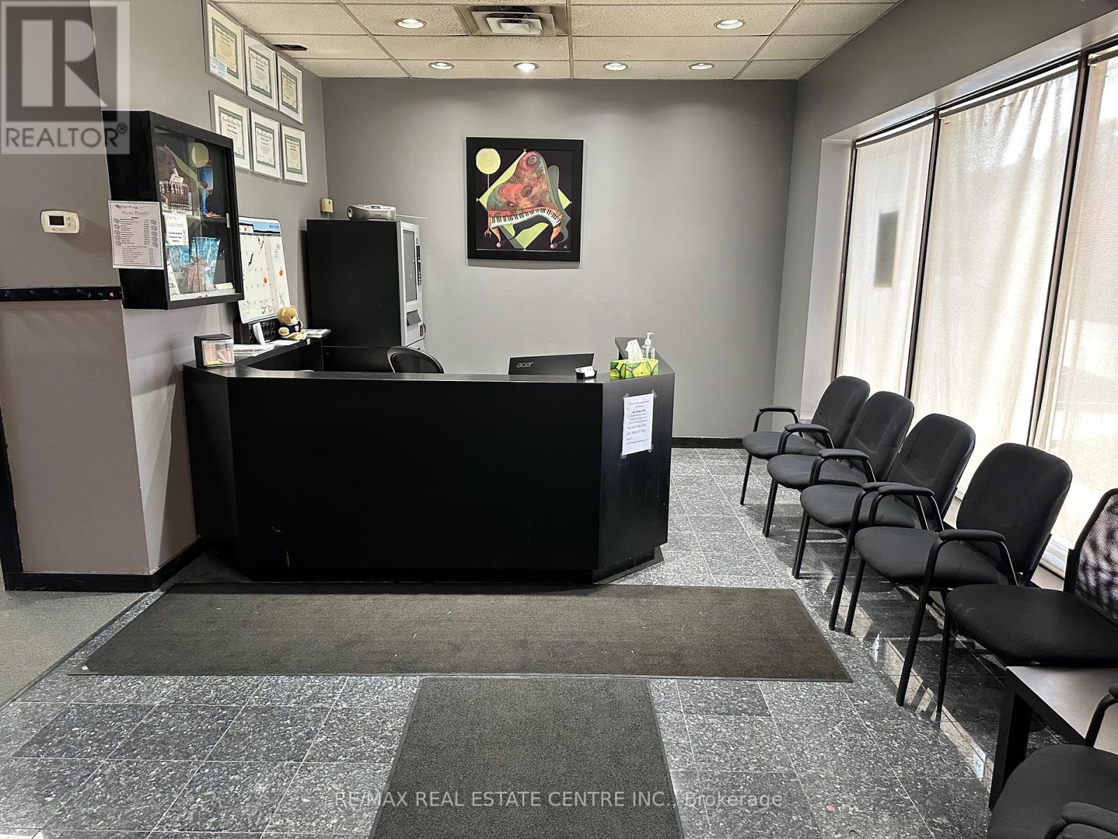 13 – 75 ROSEDALE AVENUE W
