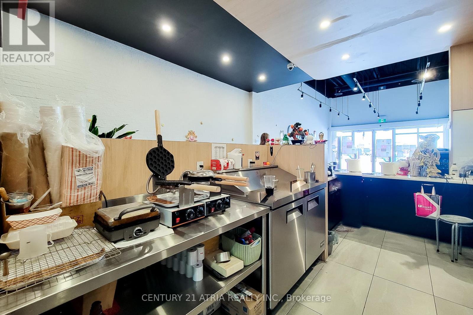 3450 DUNDAS STREET E