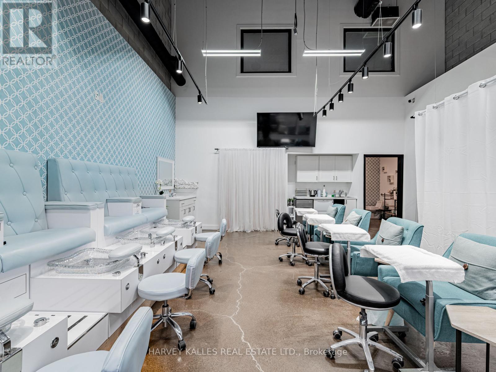 57 – 1215 QUEENSWAY E