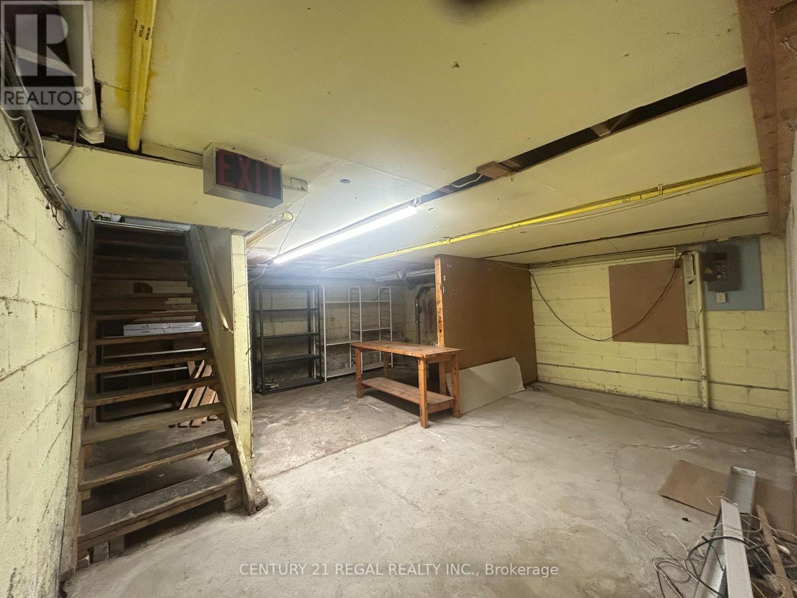 1702 QUEEN STREET W