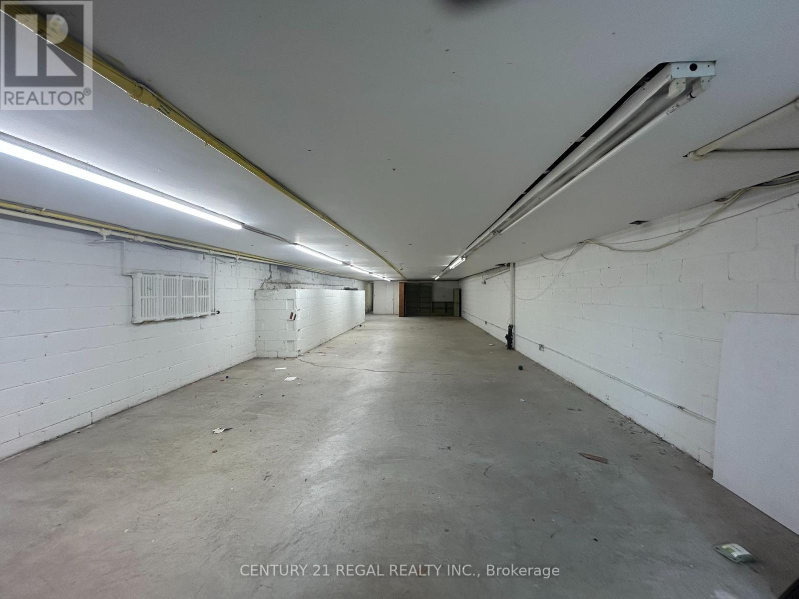 1702 QUEEN STREET W