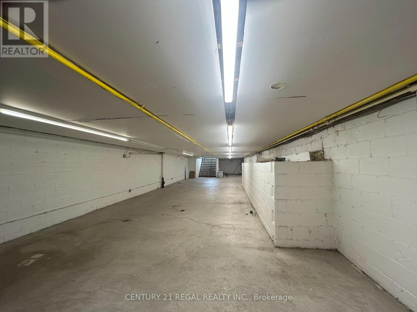 1702 QUEEN STREET W