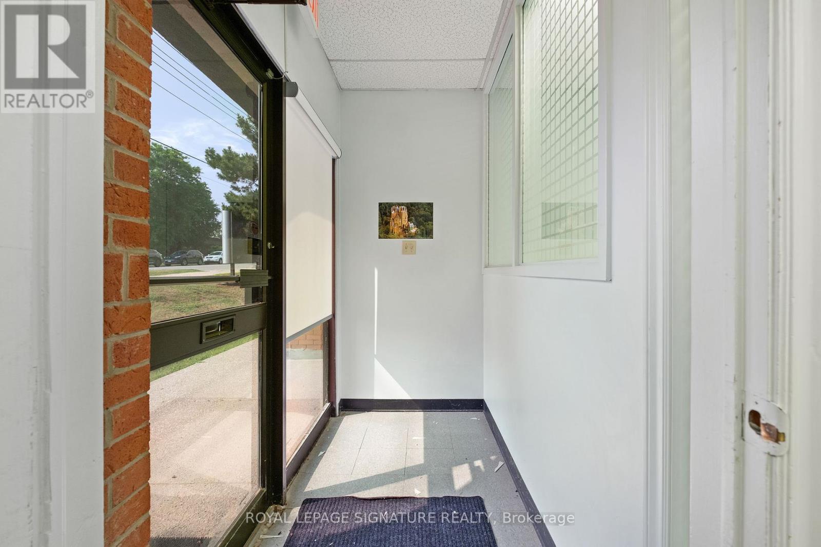 2 – 2285 DUNWIN DRIVE