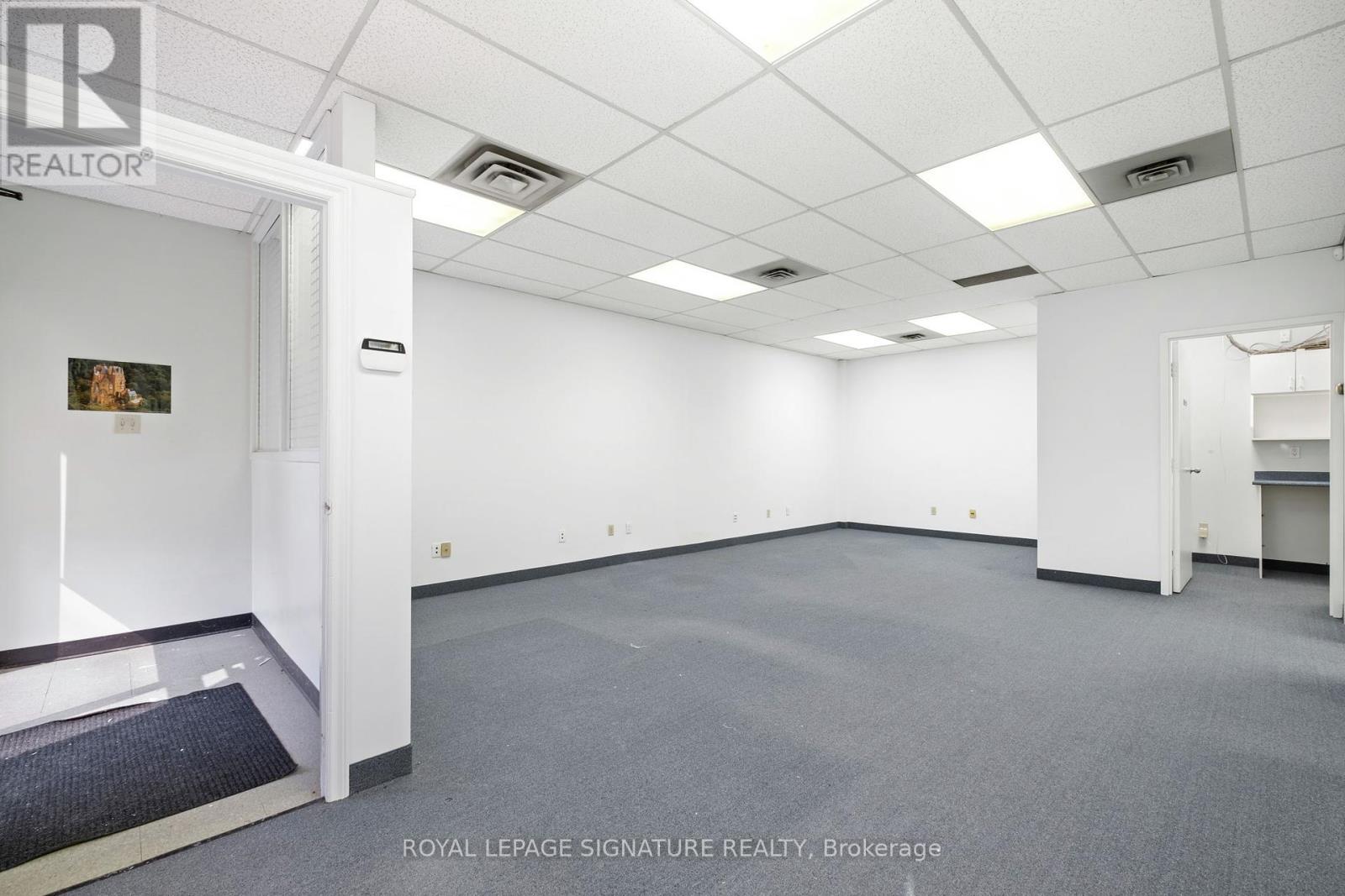 2 – 2285 DUNWIN DRIVE