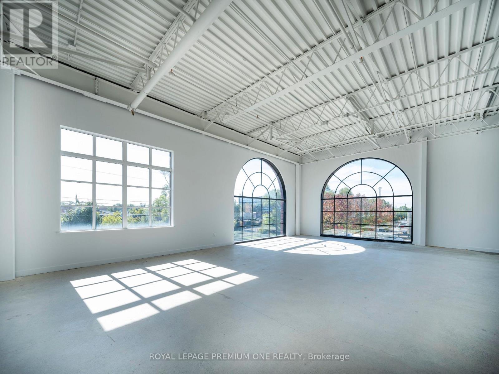 2650 ST CLAIR AVENUE W