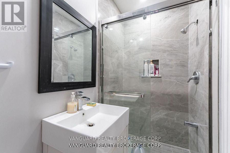 MAIN FLOOR – 1707 JANE STREET