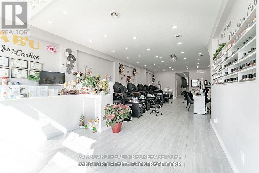 MAIN FLOOR – 1707 JANE STREET