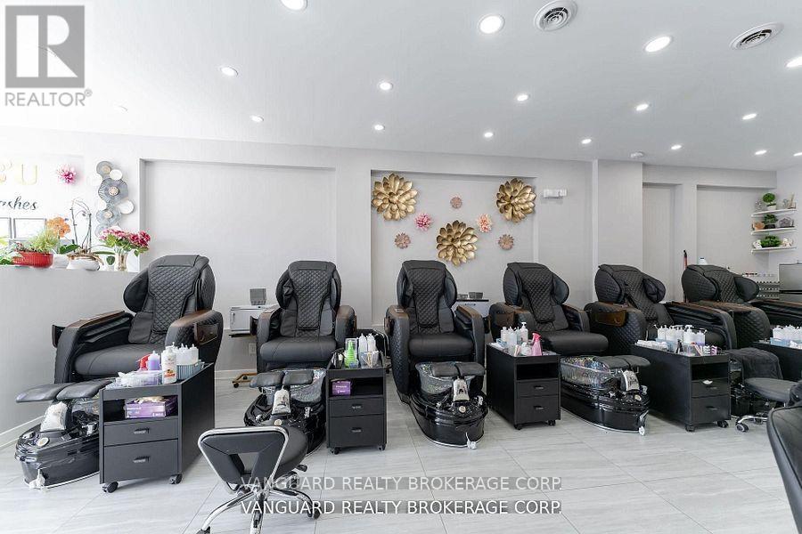 MAIN FLOOR – 1707 JANE STREET