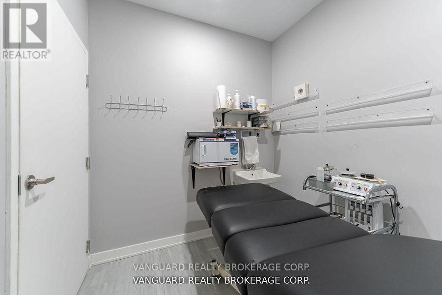 MAIN FLOOR – 1707 JANE STREET