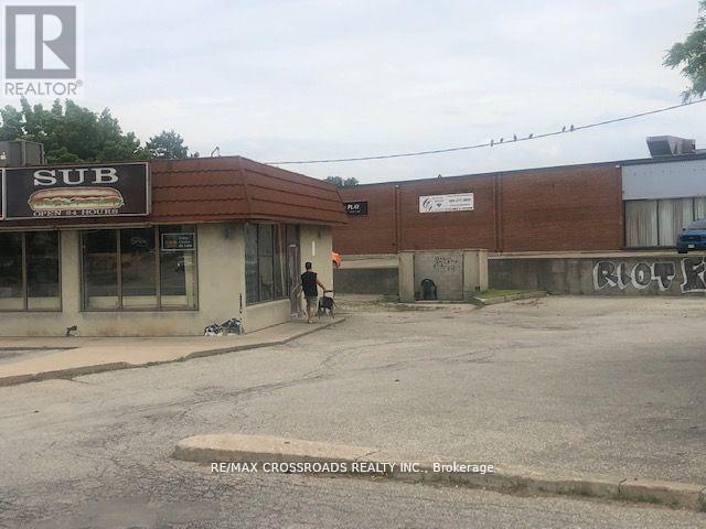 2100 DUNDAS STREET E