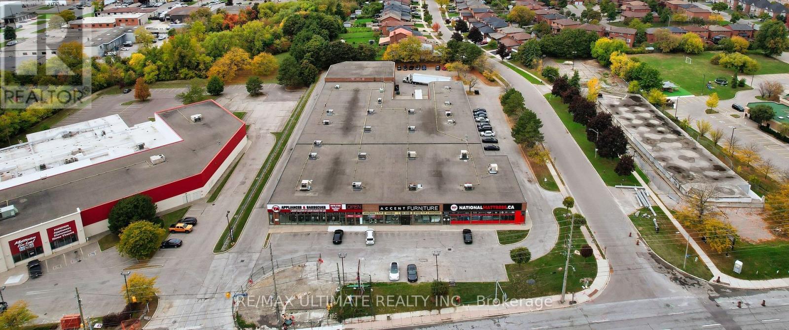 2 – 1655 DUNDAS STREET E