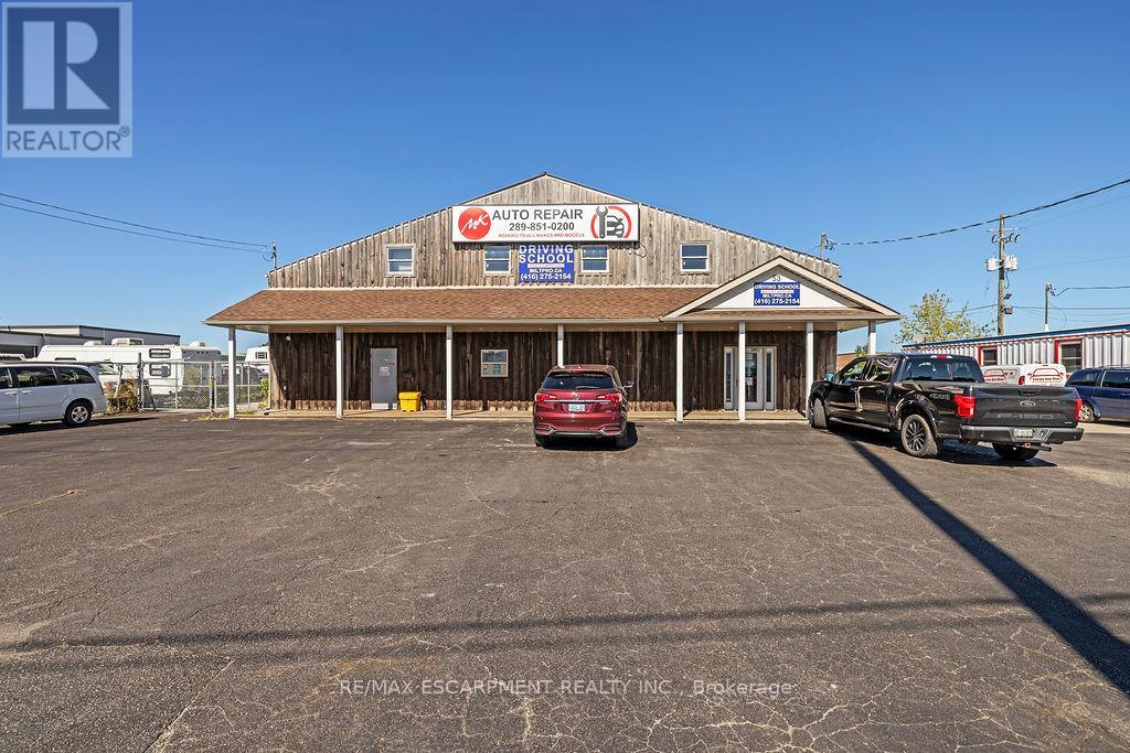 57 STEELES AVENUE E