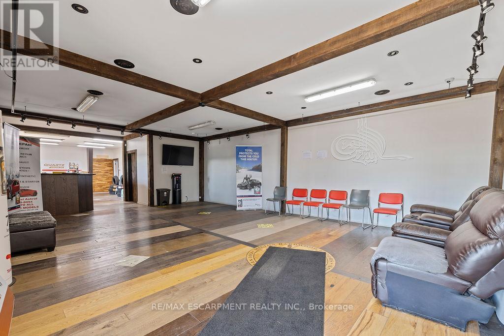 57 STEELES AVENUE E