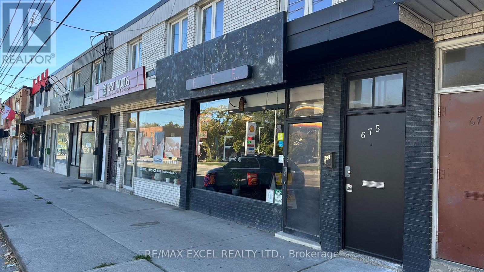 675 THE QUEENSWAY