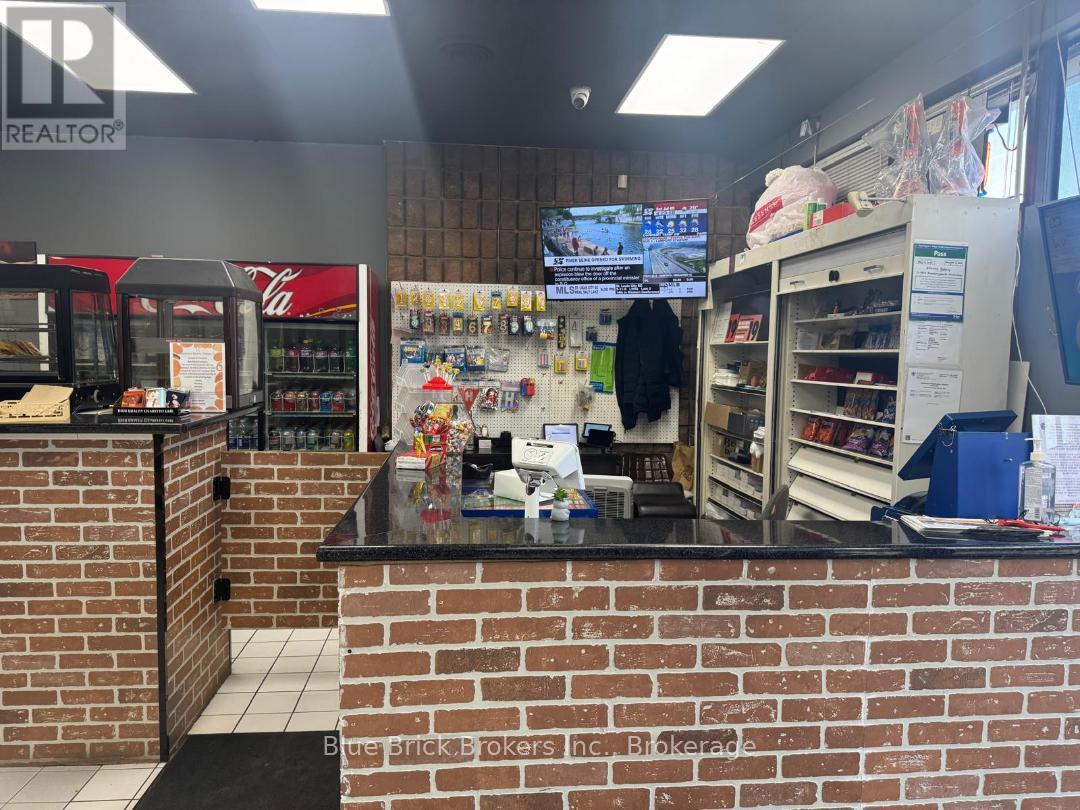 4 – 4025 BRANDON GATE DRIVE N