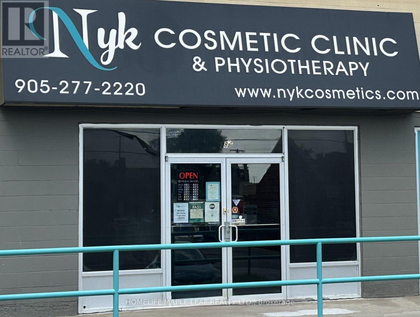 8 – 60 DUNDAS STREET E