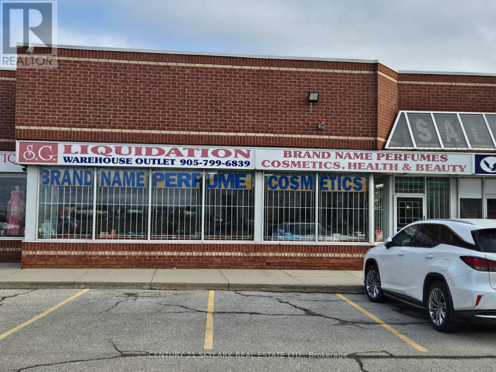 13 – 2575 STEELES AVENUE E