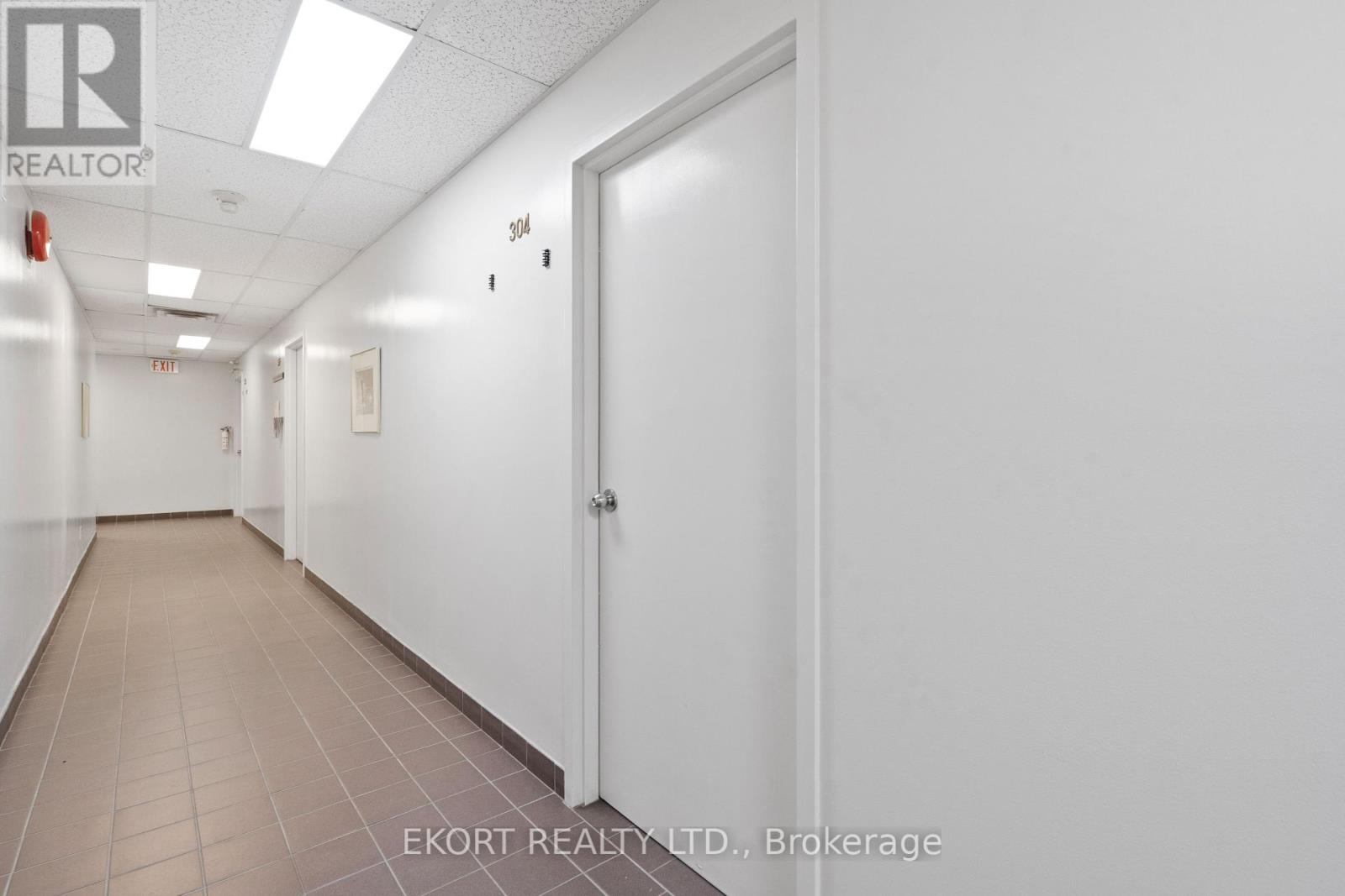 300 – 274 DUNDAS STREET E