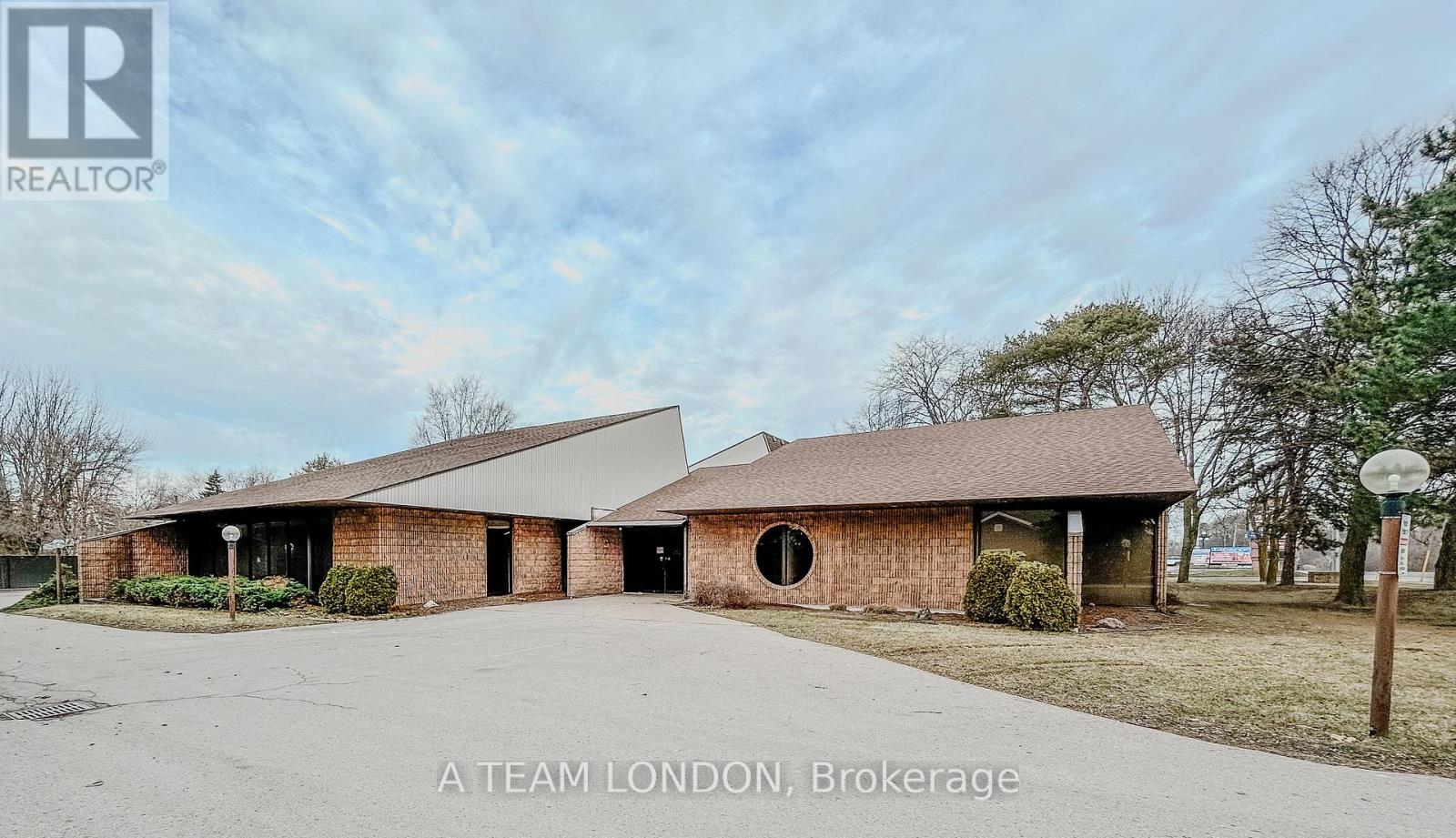 A – 743 WELLINGTON ROAD