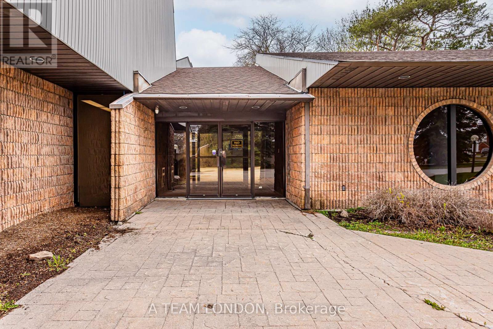 A – 743 WELLINGTON ROAD