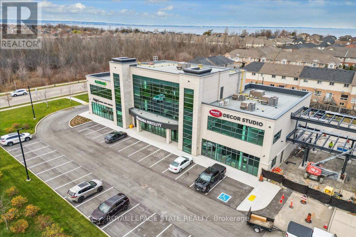 821 NORTH SERVICE ROAD