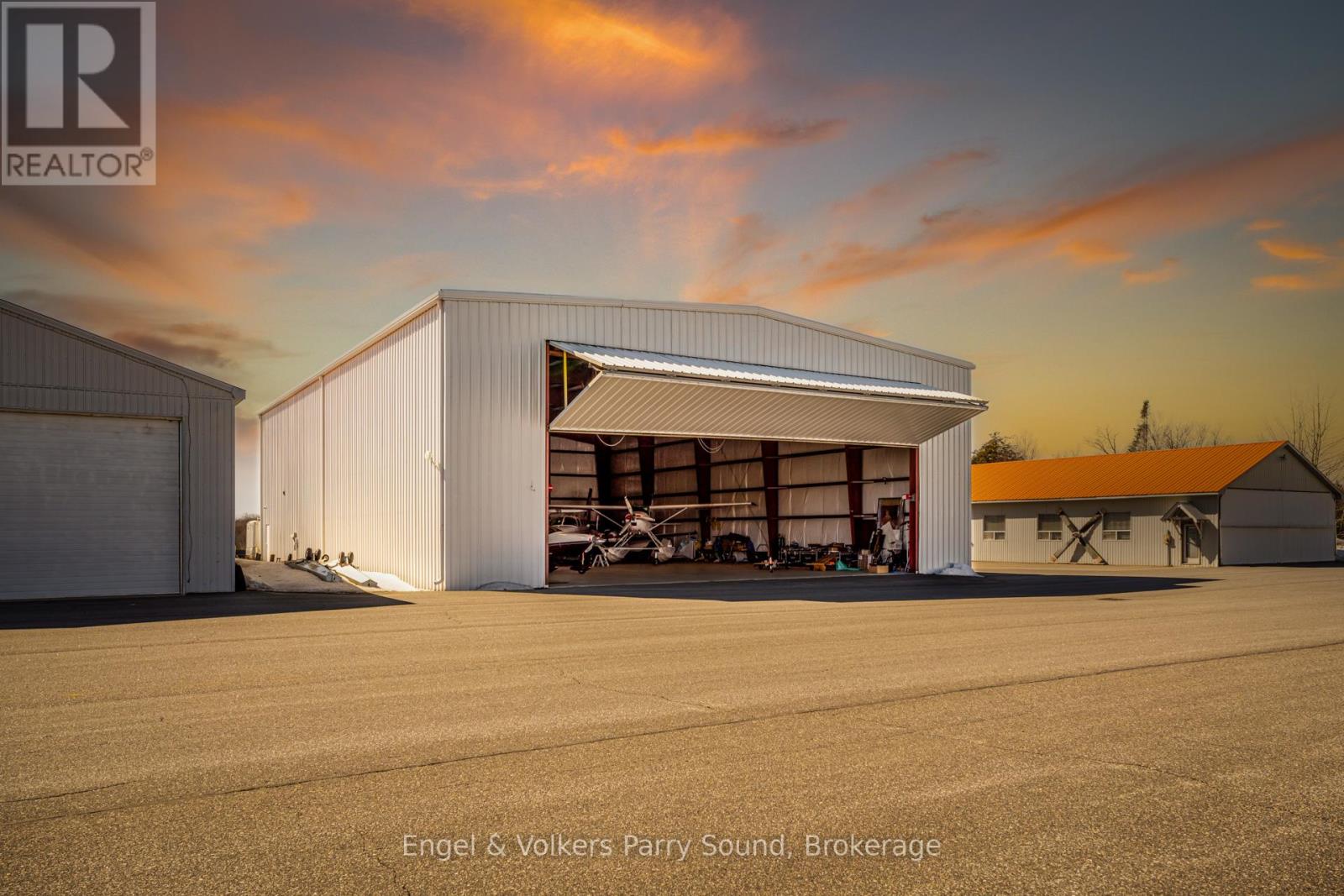 14 HANGAR ROAD