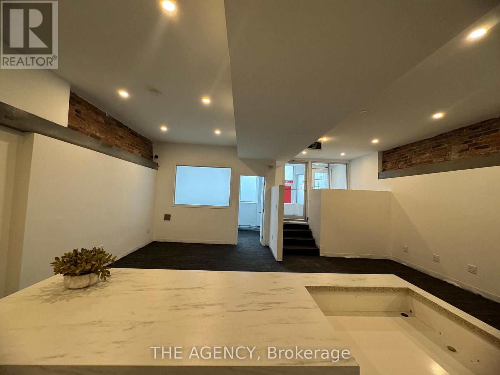 139 JOHN STREET S