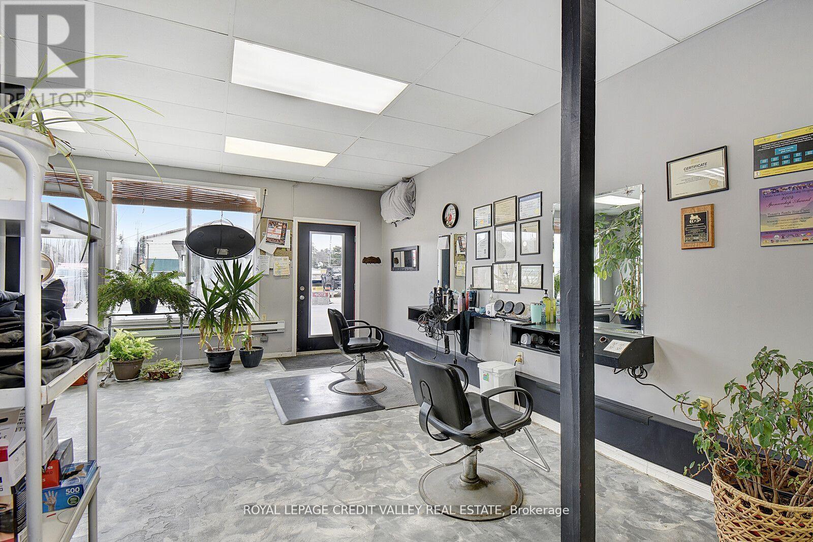 105 HASTINGS STREET N
