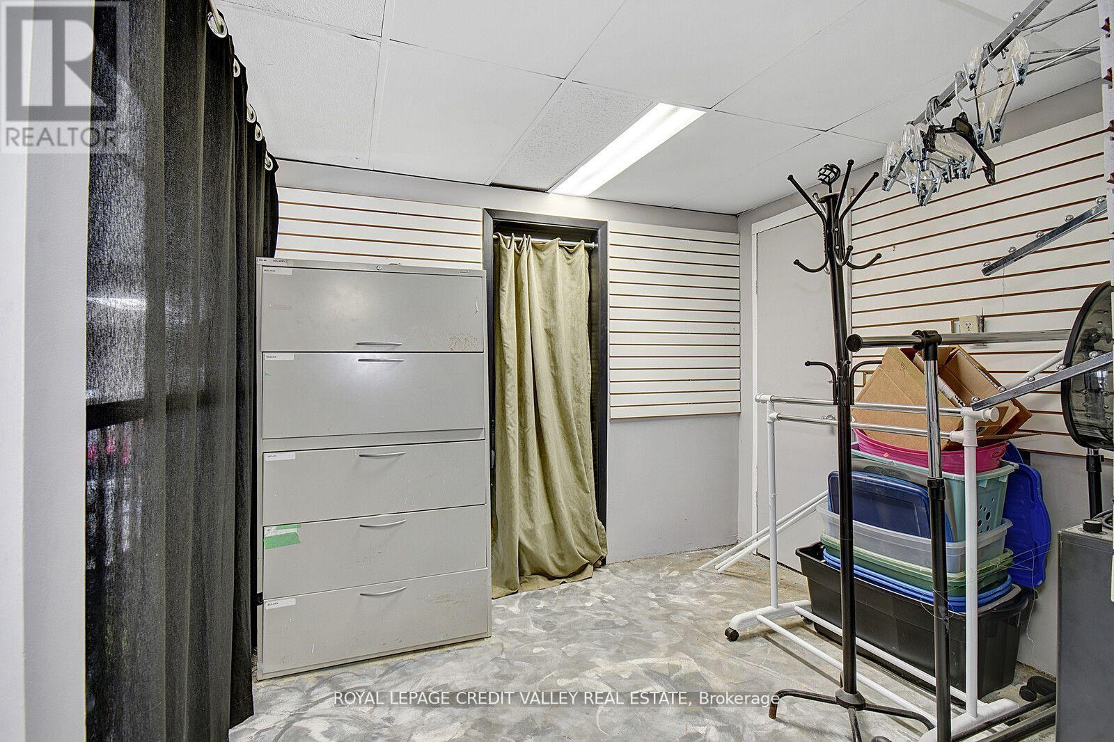 105 HASTINGS STREET N